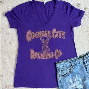 “Granger City Brewing Co.” V Neck Tee Large Purple💗